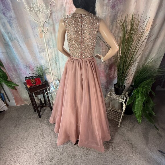 NEW📌 Terani Couture "Spotlight On" Elaborate Beaded Top Blush Prom - Ball Gown - Picture 10 of 16